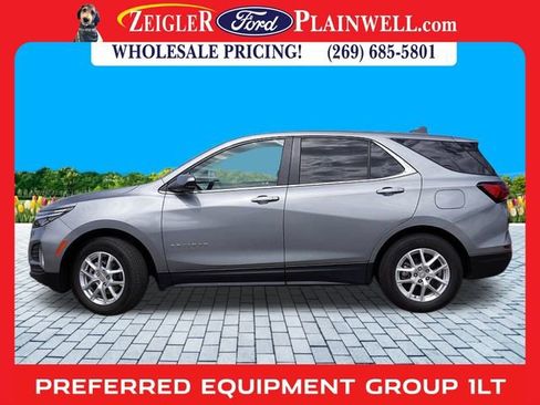 Used 2023 Chevrolet Equinox LT image 2