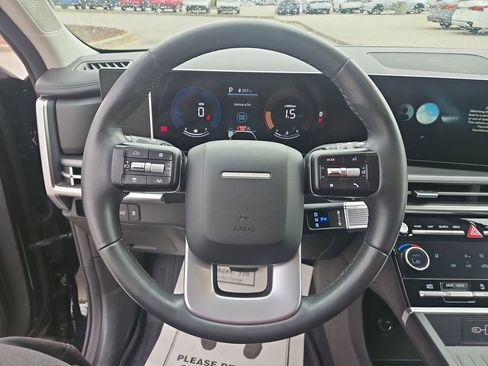 Used 2025 Hyundai Santa Fe SEL FWD image 19