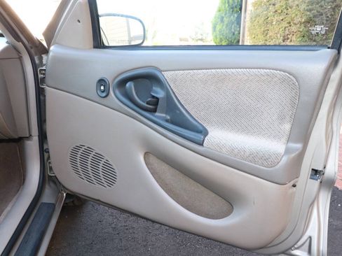 Used 1997 Chevrolet Cavalier LS w/ Preferred Equipment Group 2 FWD image 28