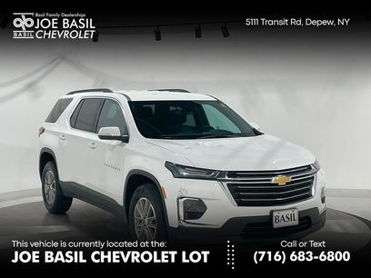 Used 2023 Chevrolet Traverse LT