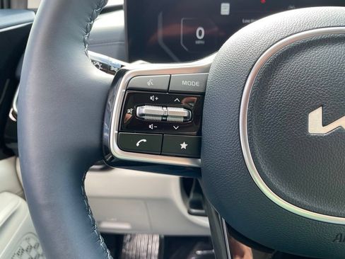 New 2026 Kia Carnival SX w/ SX Dark Edition Package FWD image 27