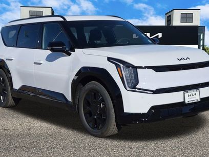 New 2026 Kia EV9 Land w/ Nightfall Edition Package