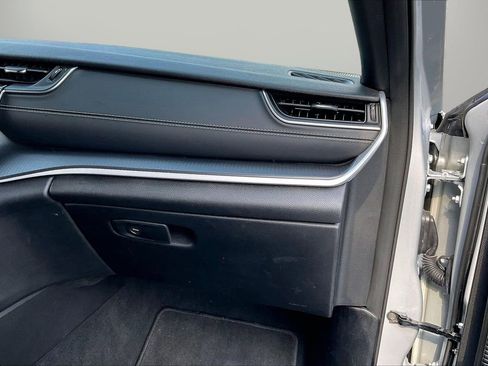 Certified 2025 Jeep Grand Cherokee Altitude AWD/4WD image 20