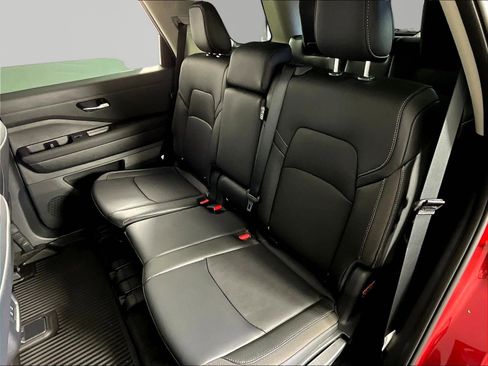 New 2026 Nissan Pathfinder SL AWD/4WD image 17