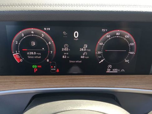 New 2026 Volkswagen Tiguan SEL R-Line AWD/4WD image 33