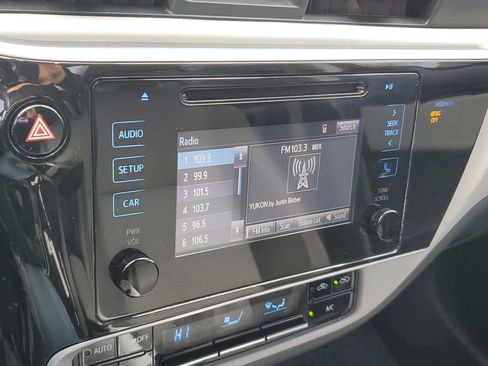 Used 2019 Toyota Corolla LE image 19