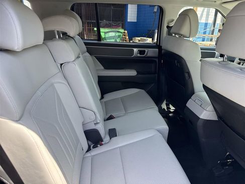 Used 2025 Hyundai Santa Fe SEL image 24