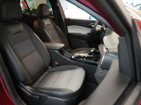 Used 2024 Chevrolet Trax LT w/ Driver Confidence Package FWD image 32