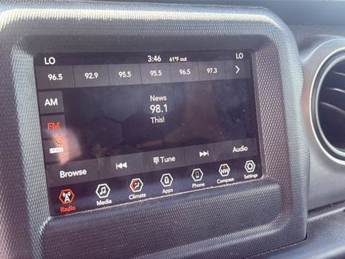 Used 2020 Jeep Wrangler Sport AWD/4WD image 18