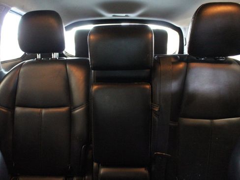 Used 2019 Nissan Pathfinder SL image 29