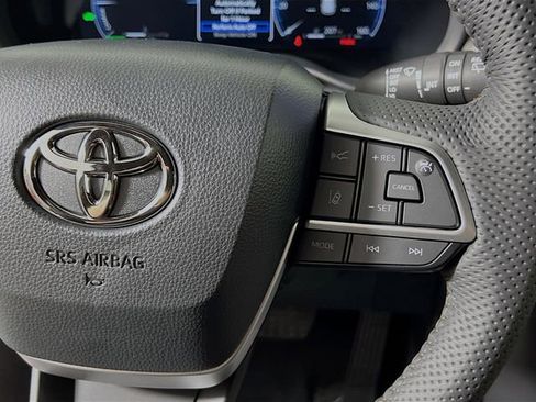 New 2026 Toyota Sienna Limited FWD image 17