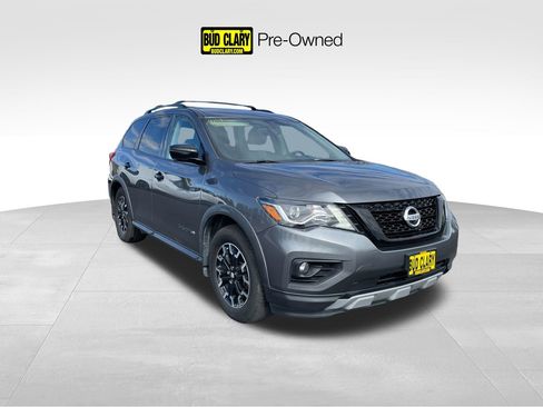 Used 2019 Nissan Pathfinder SL image 1