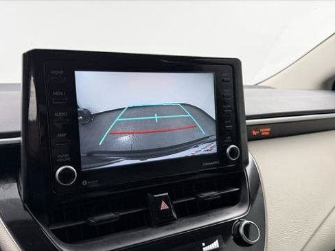 Used 2022 Toyota Corolla LE FWD image 28