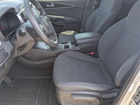 Used 2018 Kia Sorento L FWD image 16