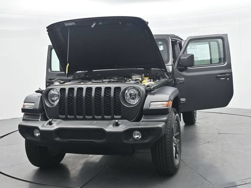 Used 2024 Jeep Wrangler Unlimited Sport AWD/4WD image 49