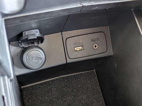 Used 2018 Subaru Forester 2.5i AWD/4WD image 23
