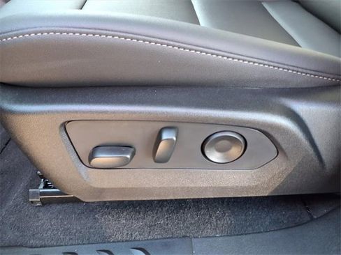 New 2026 GMC Canyon Elevation w/ Convenience Package image 27