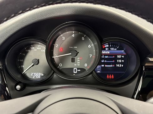 Certified 2023 Porsche Macan AWD/4WD image 21
