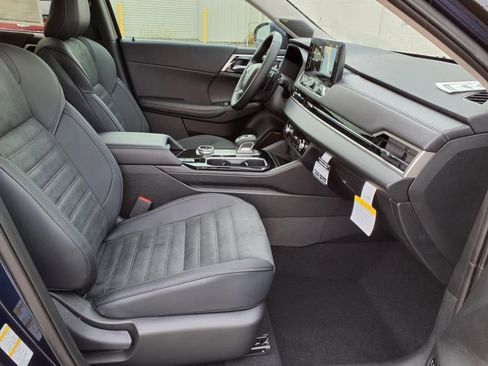 Used 2025 Mitsubishi Outlander SE FWD image 8