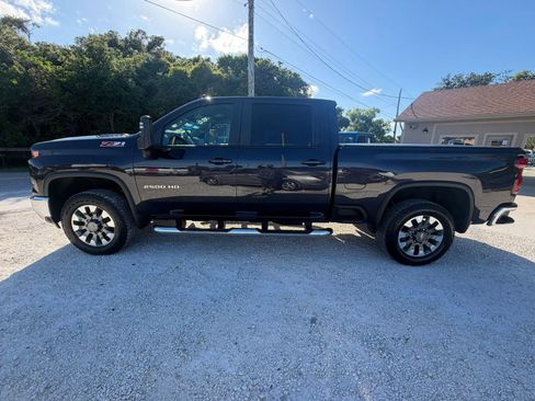 Used 2024 Chevrolet Silverado 2500 LT AWD/4WD image 4