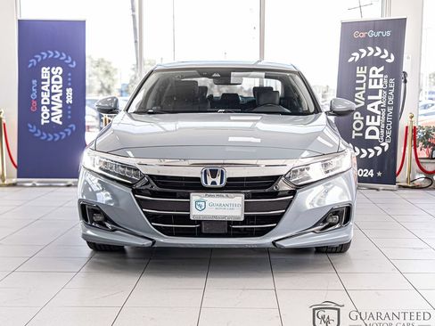 Used 2021 Honda Accord Touring image 2