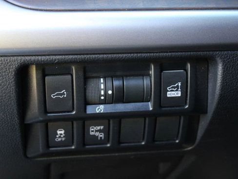 Used 2018 Subaru Outback 2.5i Limited AWD/4WD image 27