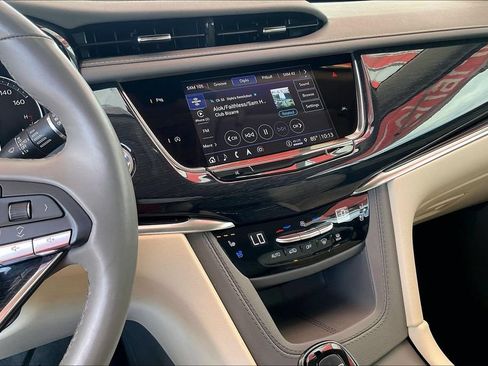 Used 2024 Cadillac XT6 Premium Luxury FWD image 6