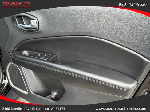 Used 2021 Jeep Compass Latitude AWD/4WD image 32