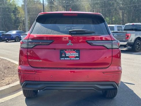 New 2026 Mitsubishi Outlander ES FWD image 9