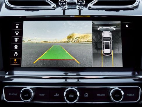 Used 2022 Bentley Bentayga image 78