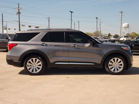 Used 2022 Ford Explorer Limited w/ Limited Technology Package image 7