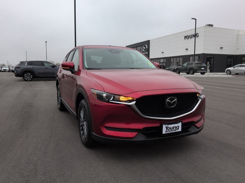 Used 2019 MAZDA CX-5 Touring image 1