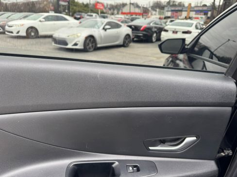 Used 2021 Hyundai Elantra SE w/ Cargo Package image 20