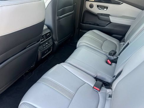 Used 2025 Honda Pilot EX-L image 14