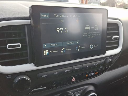 Used 2026 Hyundai Venue SEL image 18