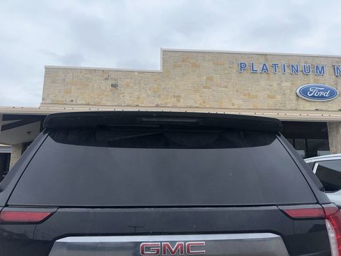 Used 2023 GMC Yukon AT4 AWD/4WD image 4