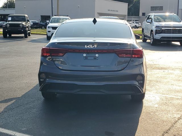 Used 2024 Kia Forte LXS w/ LXS Technology Package FWD image 5