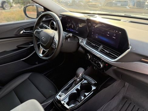 Used 2025 Chevrolet Trax ACTIV w/ Driver Confidence Package image 19