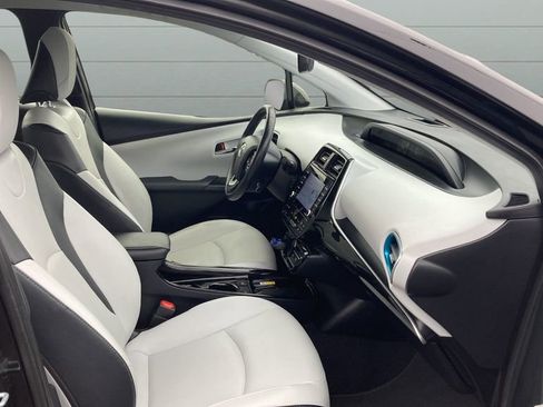 Used 2022 Toyota Prius XLE w/ Advanced Technology Package image 17