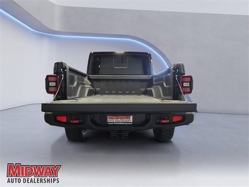New 2025 Jeep Gladiator Rubicon w/ Convenience Group image 4