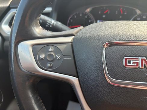 Used 2018 GMC Acadia SLT AWD/4WD image 16