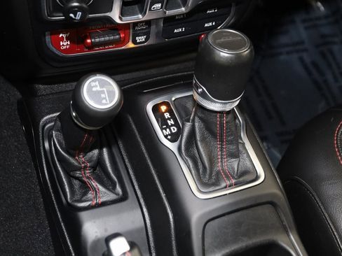 Used 2020 Jeep Gladiator Rubicon w/ Dual Top Group image 7