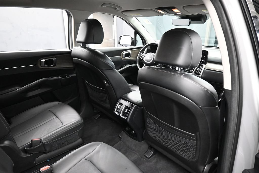 Used 2023 Kia Sorento EX FWD image 45