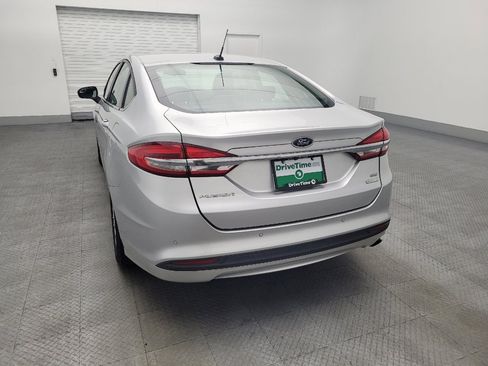 Used 2018 Ford Fusion SE w/ Fusion SE Technology Package FWD image 6