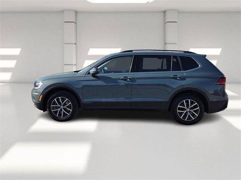 Used 2019 Volkswagen Tiguan SE image 2