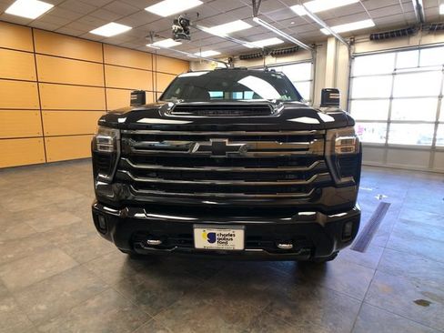 Used 2024 Chevrolet Silverado 2500 High Country w/ Midnight Edition AWD/4WD image 2