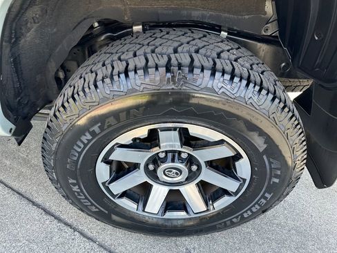 Certified 2023 Toyota 4Runner TRD Off-Road Premium w/ Moonroof Package AWD/4WD image 27