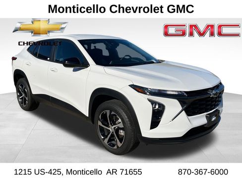 Used 2024 Chevrolet Trax RS w/ Driver Confidence Package image 1