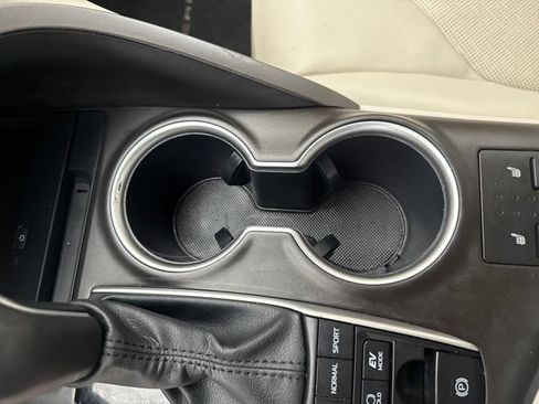 Used 2023 Toyota Camry XLE image 20