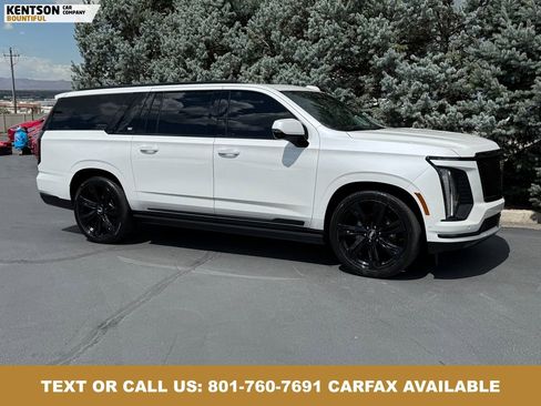 Used 2025 Cadillac Escalade ESV Sport Platinum AWD/4WD image 11